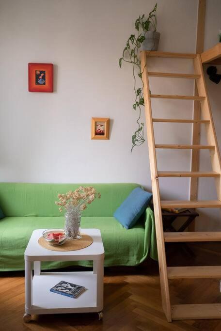 Appartement Lovely Loft Studio W Patio & Garden à Opatija Extérieur photo
